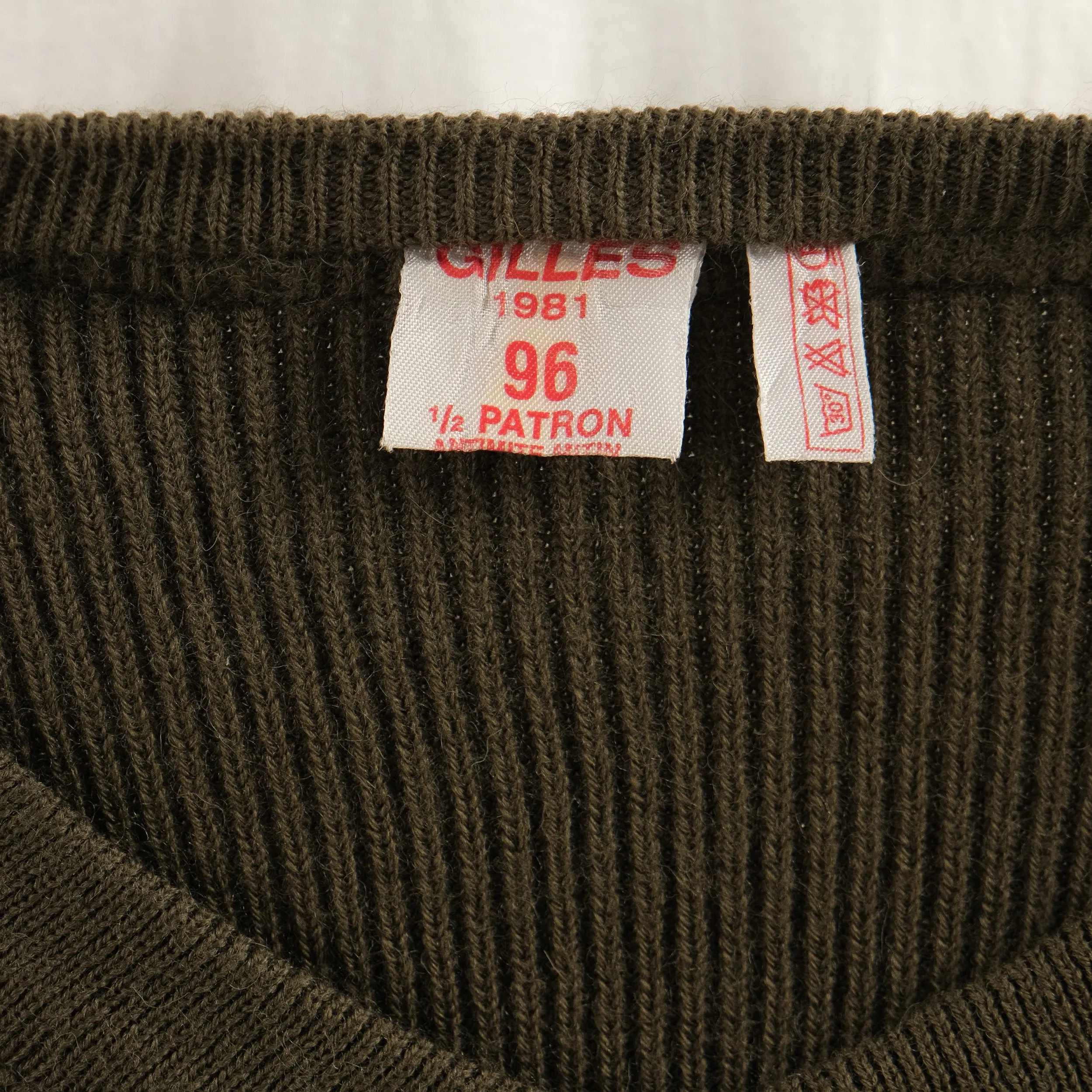 1950'S V OLIVE FRENCH SWEATER