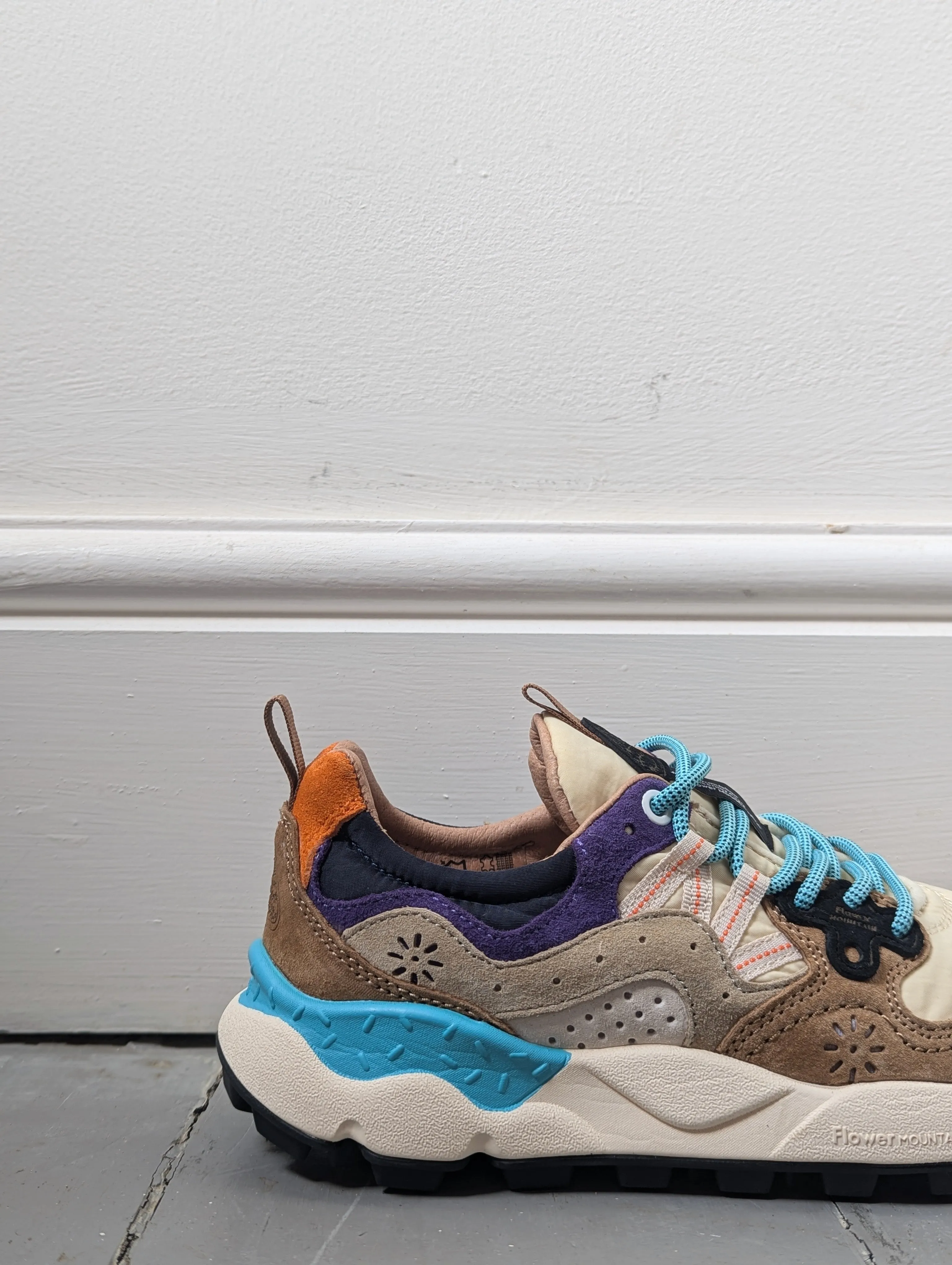 Yamano Beige & Aqua Sneakers